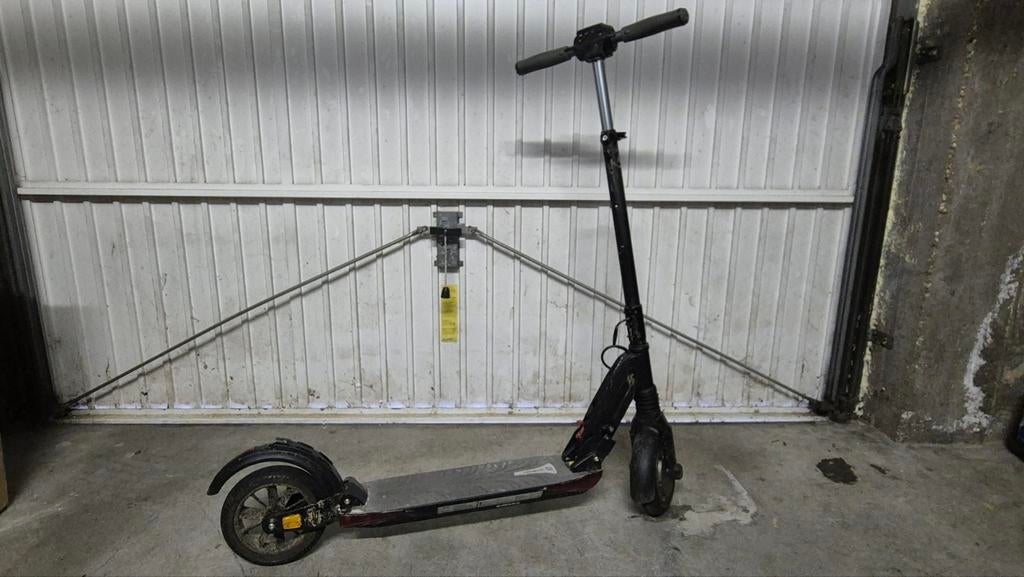 Trottinette Electrique E TWOW Booster SE

ES Premium, Vélos & Vélomoteurs, Trottinettes, Enlèvement