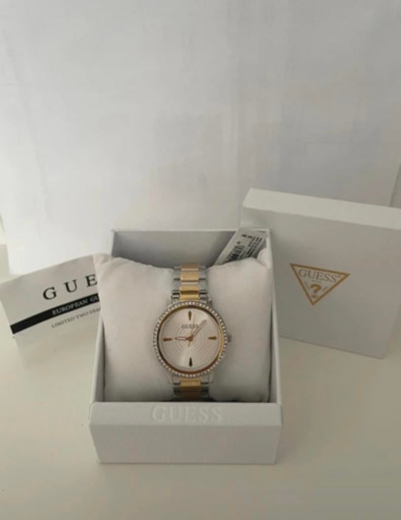 GUESS women’s watch - silver with gold, Handtassen en Accessoires, Verzenden