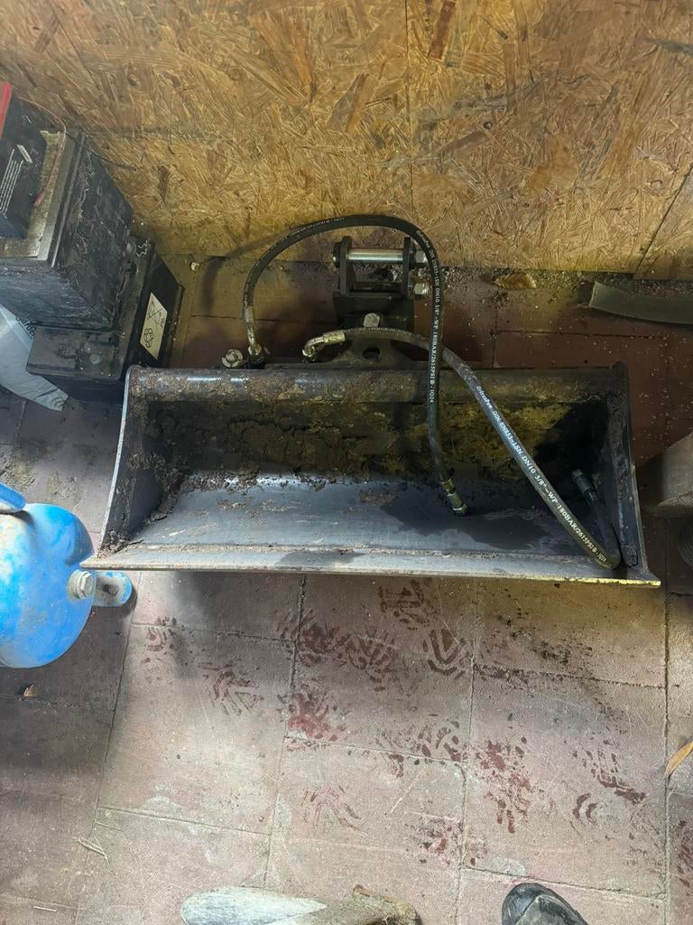 Kantelbak mini graver, Zakelijke goederen, Machines en Bouw | Kranen en Graafmachines, Ophalen