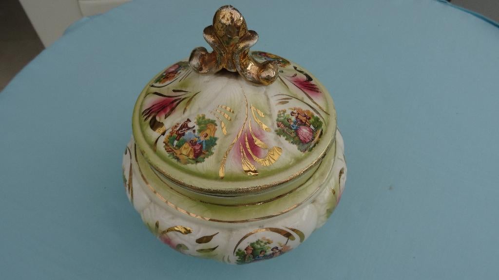 BONBONNIERE JAREN 1950, Ophalen