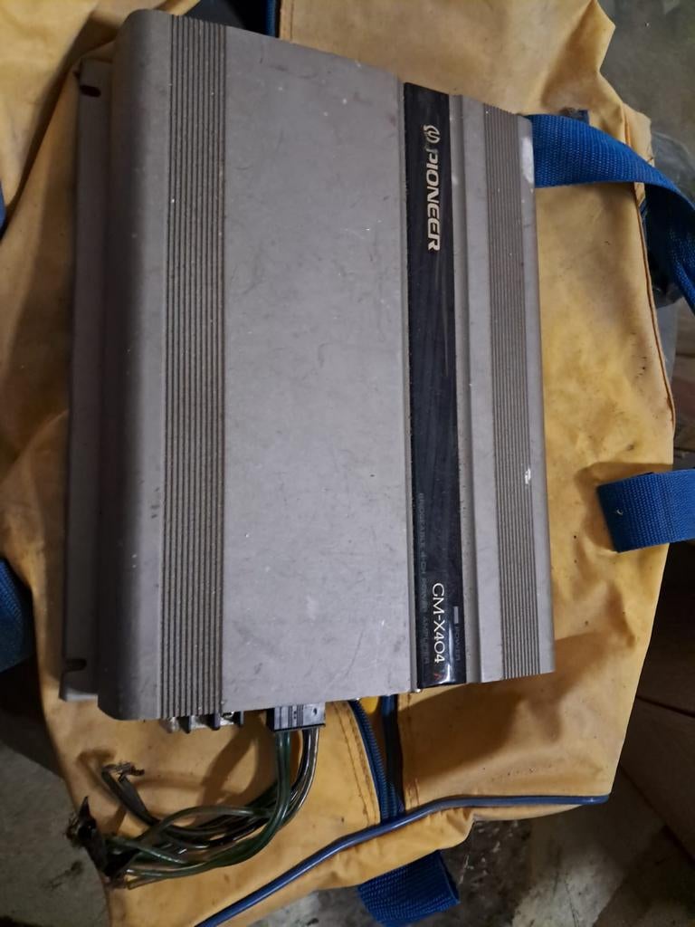 AMPLI VOITURE PIONEER GM-X404 PUISSANT, Autos : Divers, Haut-parleurs voiture, Enlèvement