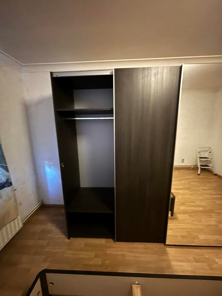 Kleerkast, Ophalen, Zo goed als nieuw