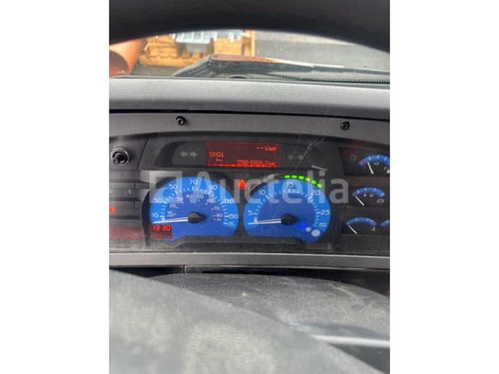 Camion plateau ridelle avec grue - Renault - MIDLUM 12 .220, Autos, Achat, Entreprise, TVA déductible, Autres carburants