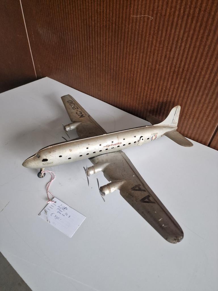 Avion Metal Marx DC4 Pan Am 50 ans, Enlèvement