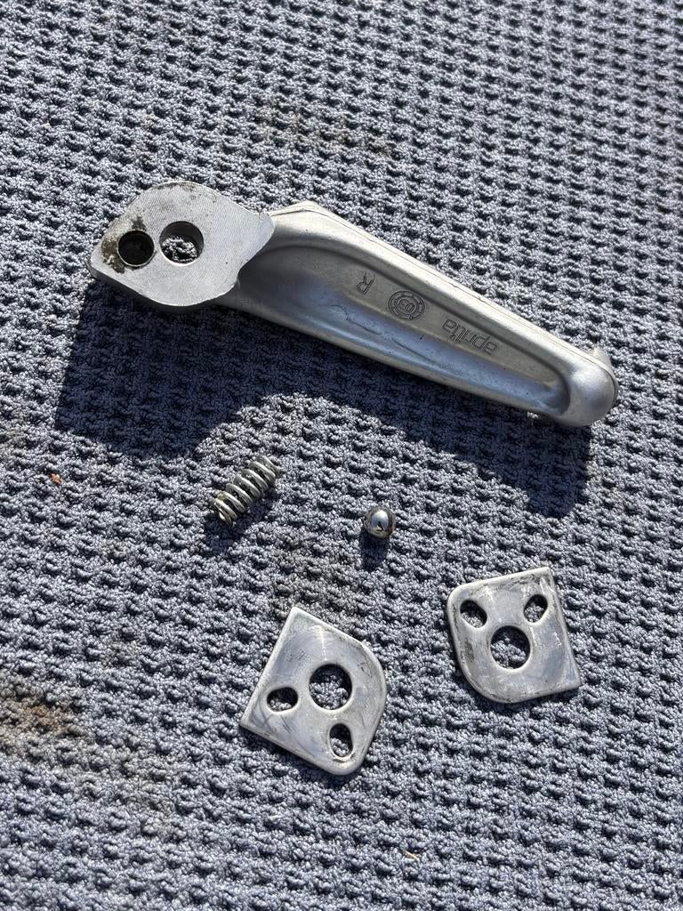 APRILIA RSV 1000 (R) MILLE/Tuono  (RSV1000) DUOSTEUN RECHTS, Enlèvement ou Envoi, Utilisé