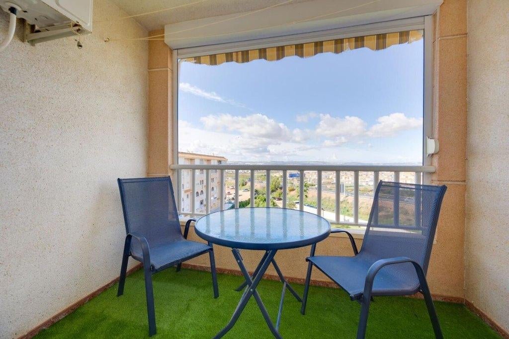 Penthouse bien entretenu près des plages de Torrevieja., Ville, 61 m², 2 pièces, Appartement