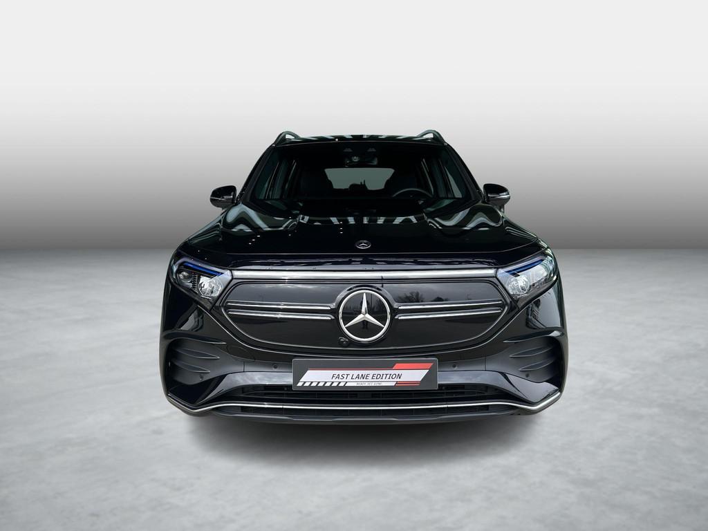 Mercedes-Benz EQB 300 4MATIC AMG Line + SURROUND VIEW + HEAD, Auto's, Mercedes-Benz, Automaat, Stof, 417 km, Zwart