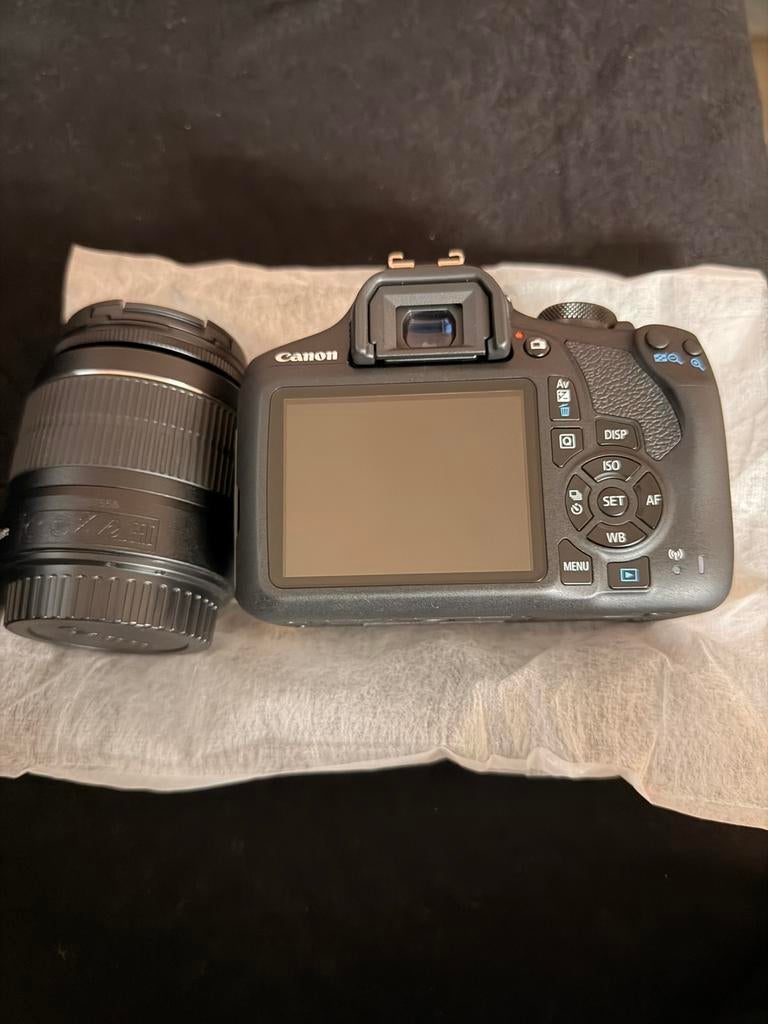 Canon EOS 2000D + 18-55mm lens – goede staat, Audio, Tv en Foto, Fotocamera's Digitaal, Ophalen of Verzenden, Zo goed als nieuw