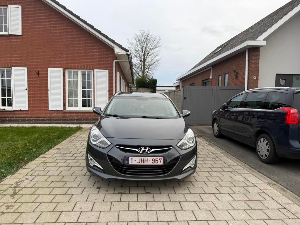 Hyundai i40 1.6 benzine, Autos, 5 portes, Particulier, Tissu, 4 cylindres