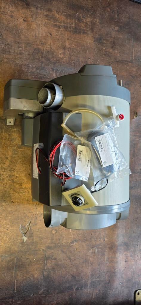 Truma kachel/boiler COMBI 4,12V-30MB met bediening, Ophalen, Gebruikt
