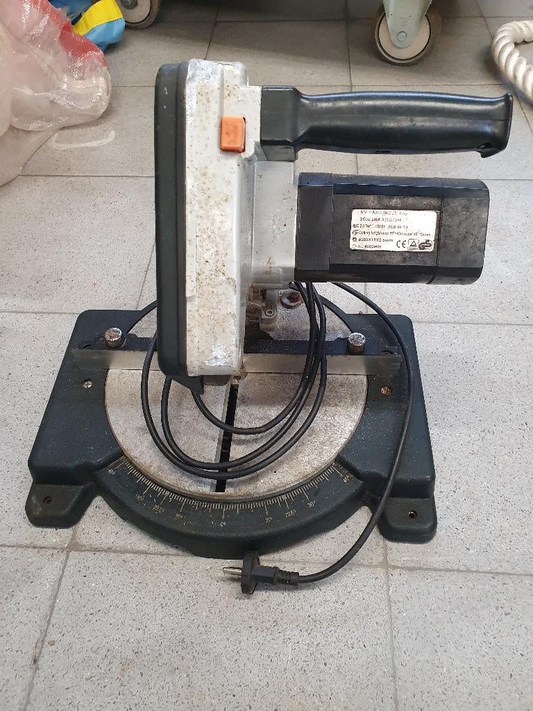 Afkortzaag Pow 800, Doe-het-zelf en Bouw, Gereedschap | Zaagmachines, Ophalen, Gebruikt, 600 tot 1200 watt, Powerplus