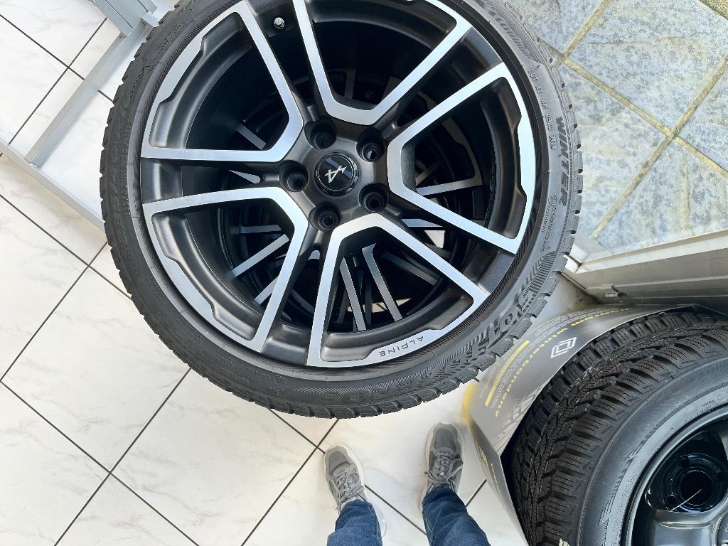 Alpine A110, Autos : Pièces & Accessoires, Pneus & Jantes, Neuf, Pneus hiver, 18 pouces, Enlèvement