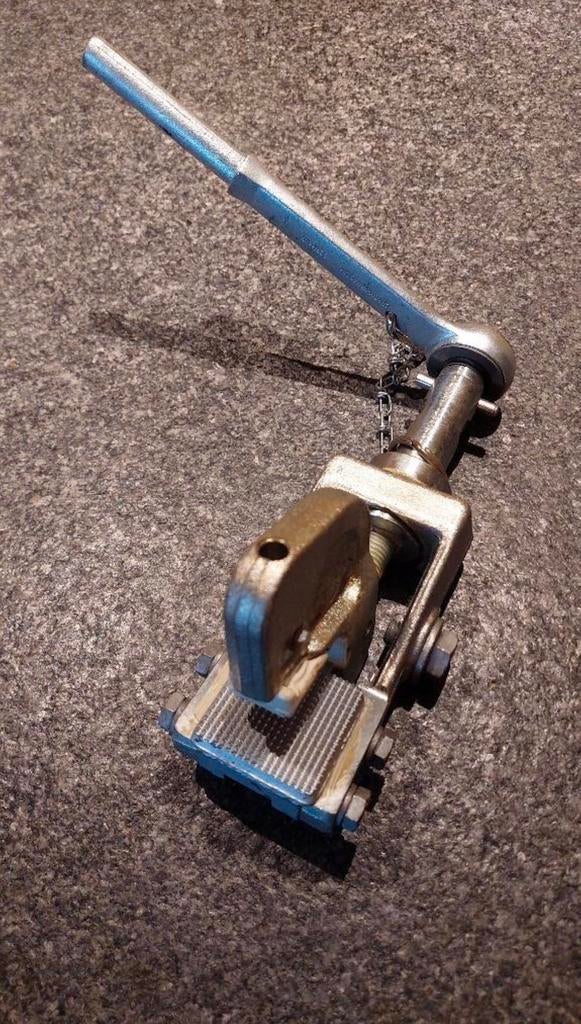 pince de masse avec clef à cliquet pour serrer et déserrer., Bricolage & Construction, Enlèvement, Utilisé