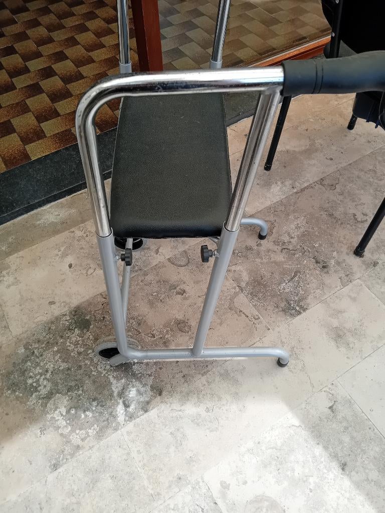 Looprek met zitje, Diversen, Looprekken, Zo goed als nieuw, In hoogte verstelbaar, Ophalen
