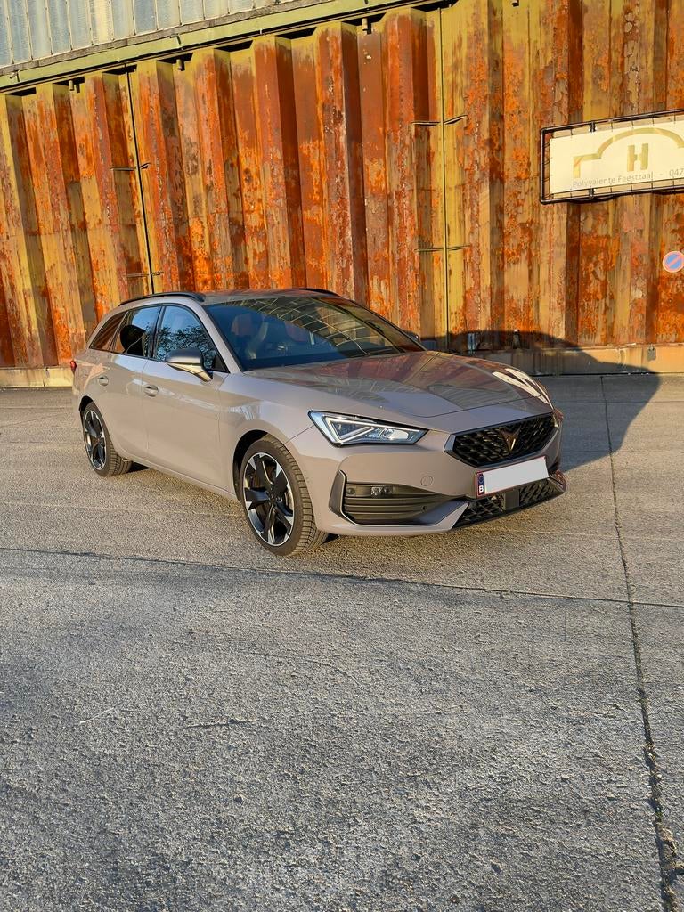 Cupra Leon ST 1.5 eTSI MHEV 150PK DSG - Graphene Grey, Autos, Cupra, Cuir, Argent ou Gris, Achat, Anti démarrage