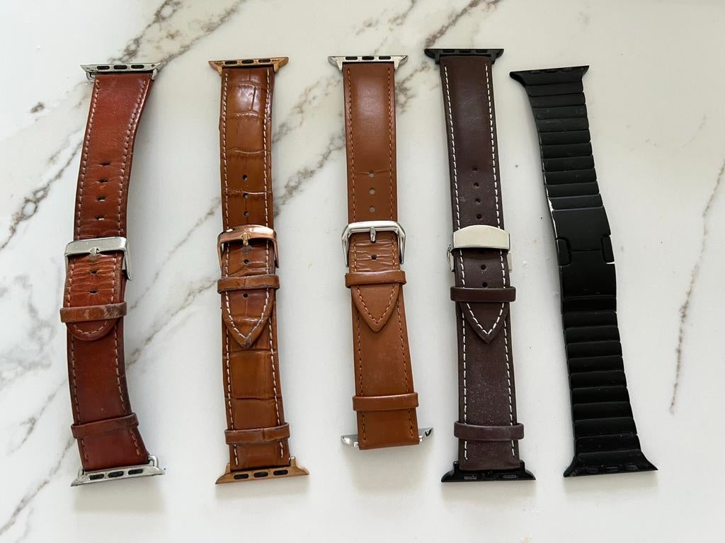 Apple Iwatch 42 mm 4 lederen en 1 metalen polsbandjes, Ophalen of Verzenden, Zo goed als nieuw, Bandje, 42 mm