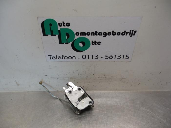 Serrure portière mécanique 2portes droite d'un Suzuki Swif, Autos : Pièces & Accessoires, -, 3 mois de garantie, Utilisé, -