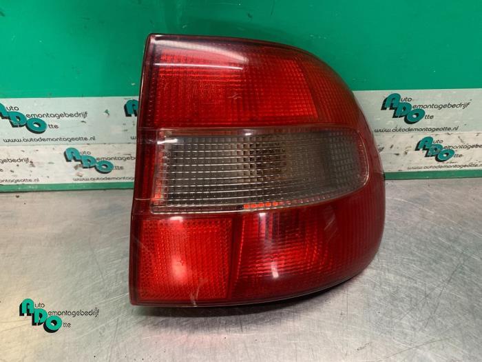 Achterlicht rechts van een Volvo S40/V40, Gebruikt, -, -, Ophalen of Verzenden