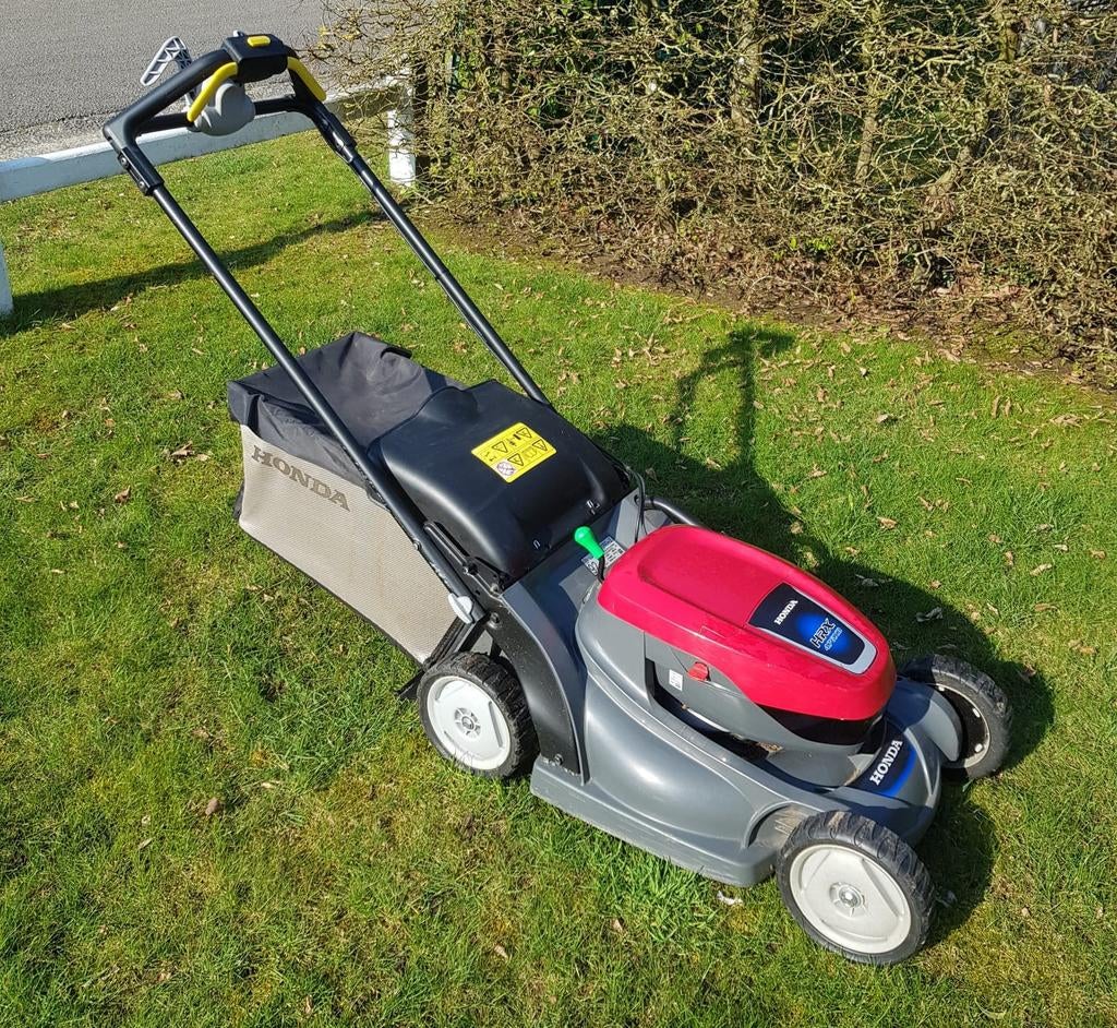 Tondeuse jardin sans fil Honda + 2 batteries (valeur 1698€), Jardin & Terrasse, Tondeuses à gazon, Honda, Tondeuses à gazon sur batterie