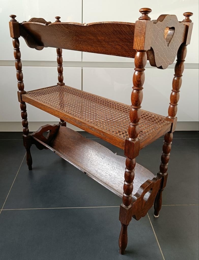 Antieke houten boekenstandaard., Ophalen