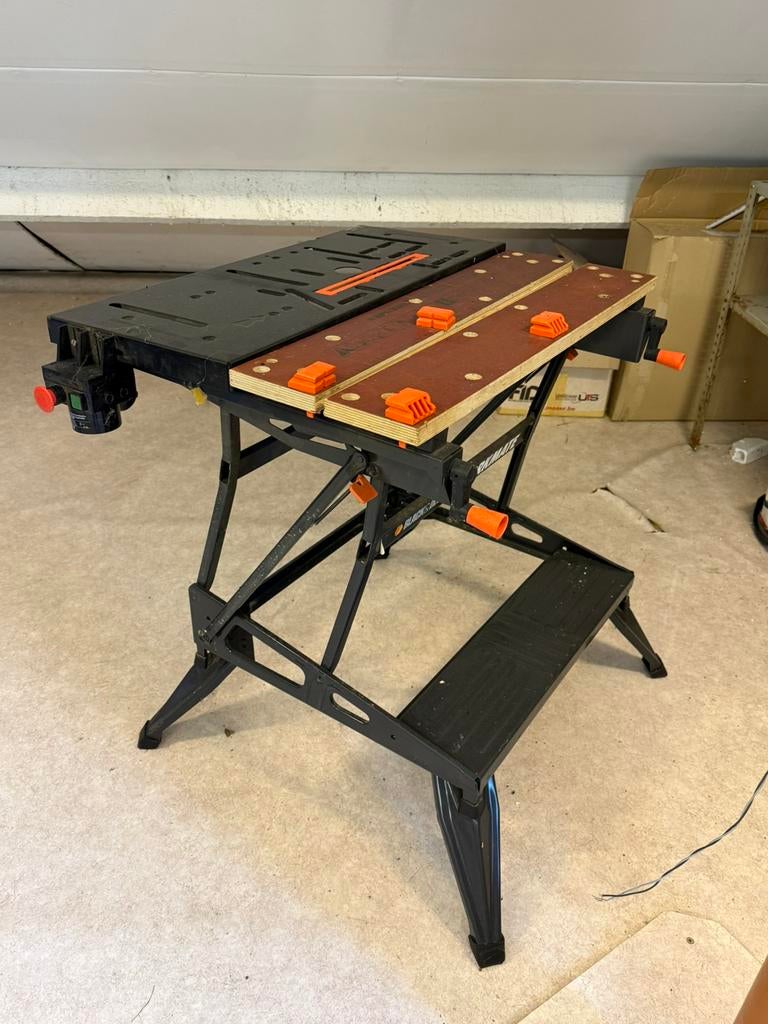 Etabli Black&Decker Workmate + fixation pour table de scie, Enlèvement, Comme neuf