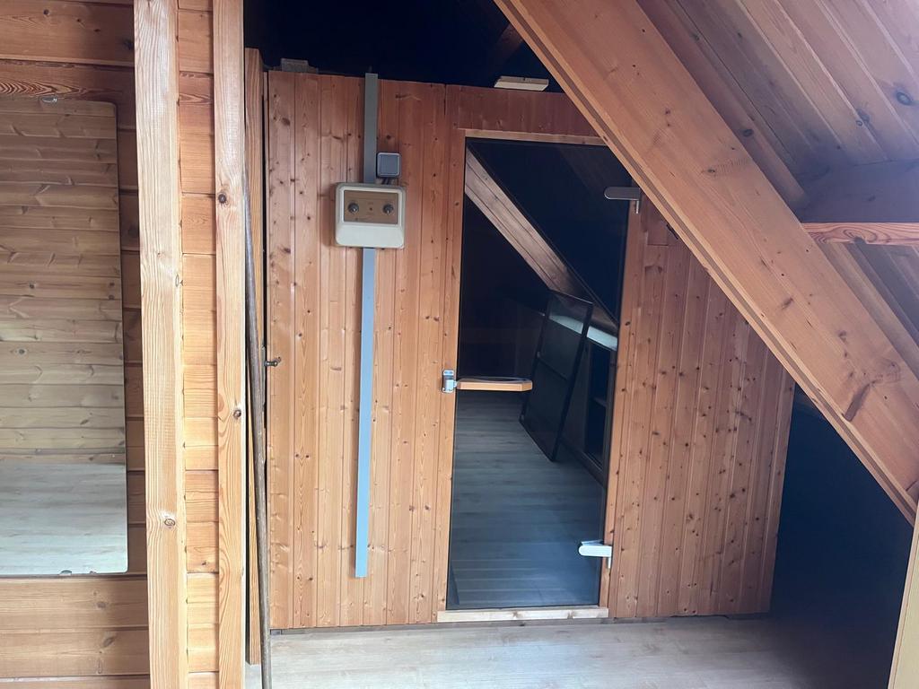 Sauna onder schuin dak, Sport en Fitness, Sauna, Ophalen, Gebruikt, Complete sauna