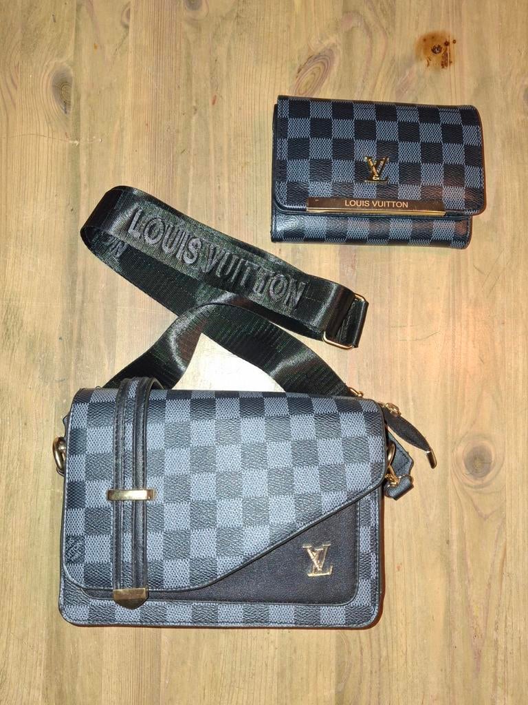 Louis vuiton set, Handtassen en Accessoires, Tassen | Schoudertassen, Verzenden
