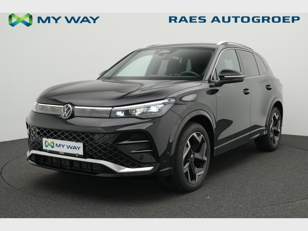 Volkswagen Tiguan Tiguan 1.5 eTSI mHEV ACT R-Line OPF DSG, Auto's, Volkswagen, Automaat, Zwart, SUV of Terreinwagen, Tiguan