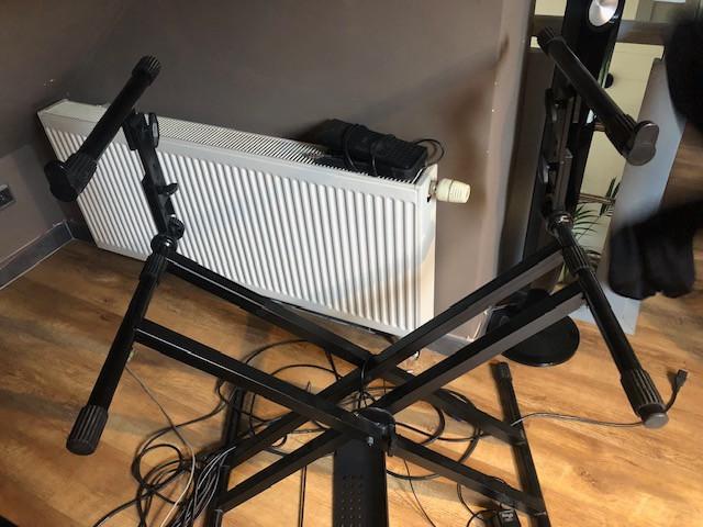 Quicklock Schaar statief met opzetstukken voor 2de keyboard, Muziek en Instrumenten, Ophalen, Gebruikt, Instrumentstandaard, Keyboard of Synthesizer