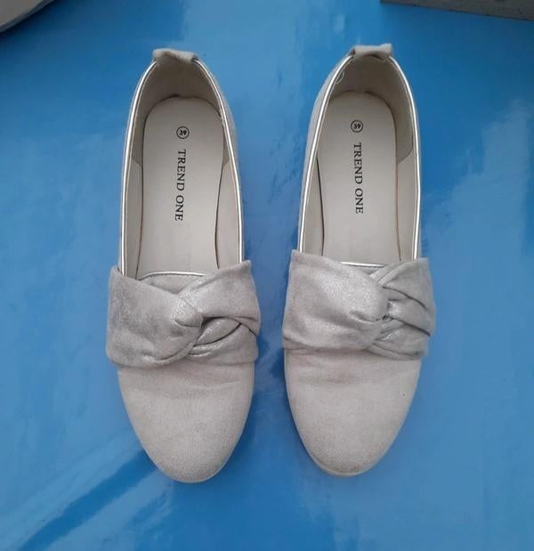 Zilverkleurige damesschoenen maat 39, Instappers, Ophalen of Verzenden, Trend One, Grijs