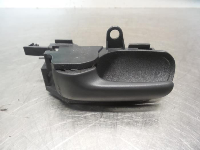 Poignée portière 2portes gauche d'un Toyota Yaris (Yaris 1, Autos : Pièces & Accessoires, -, 3 mois de garantie, Toyota, Utilisé