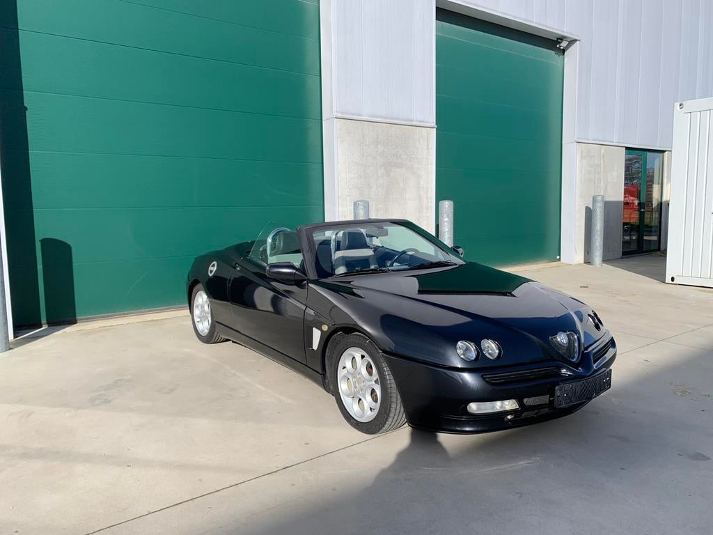 Alfa Romeo 3.0 V6 OLDTIMER in juni, Auto's, Alfa Romeo, Spider, Zwart, Leder, Bedrijf
