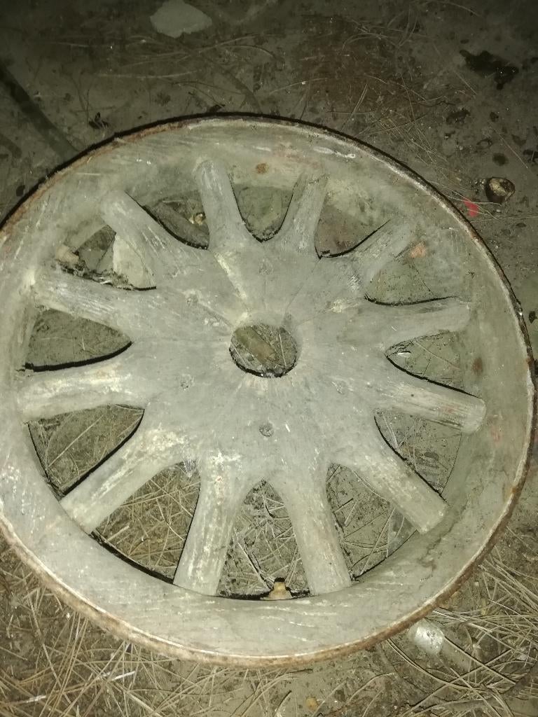 LOT 2 ANCIENNES ROUES DE CHARIOT,, Enlèvement