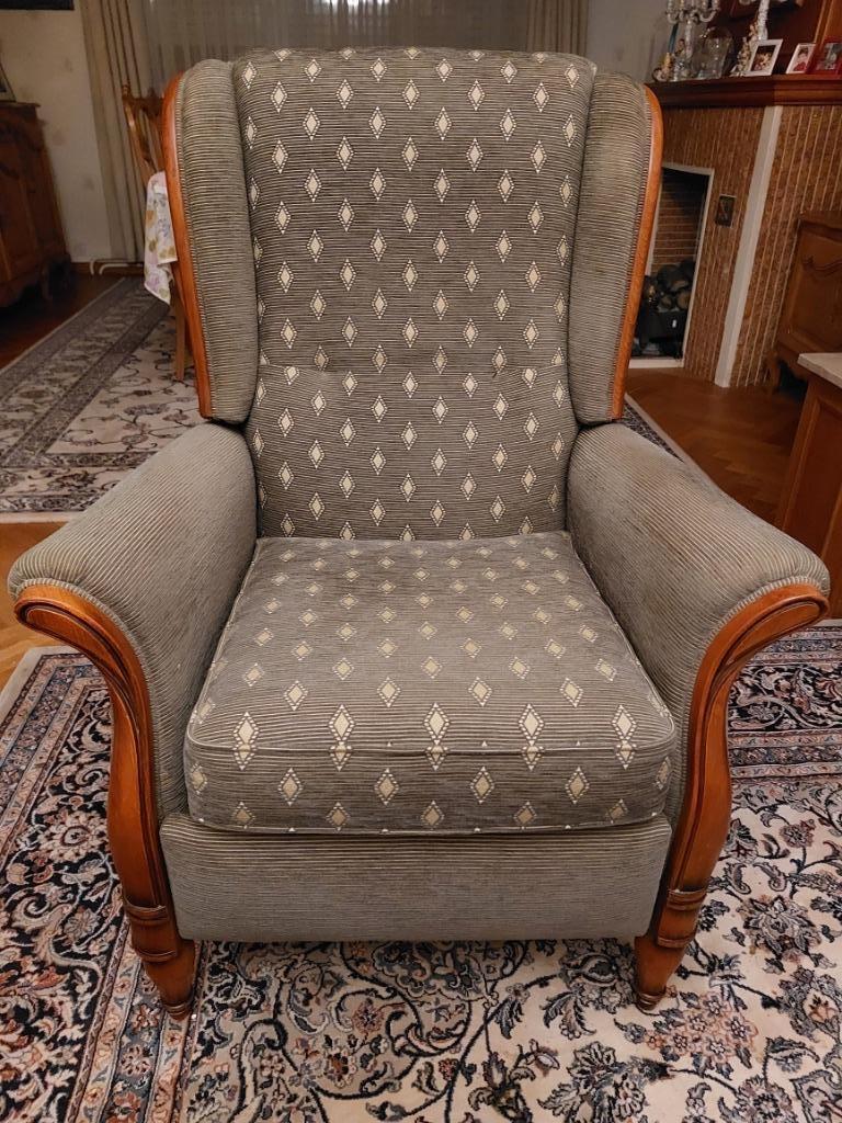 Fauteuils notelaar: 1 x relax + 2 x 1-zit + 1x 3-zit, Huis en Inrichting, Fauteuils, Gebruikt, Hout, Stof, 75 tot 100 cm, Ophalen