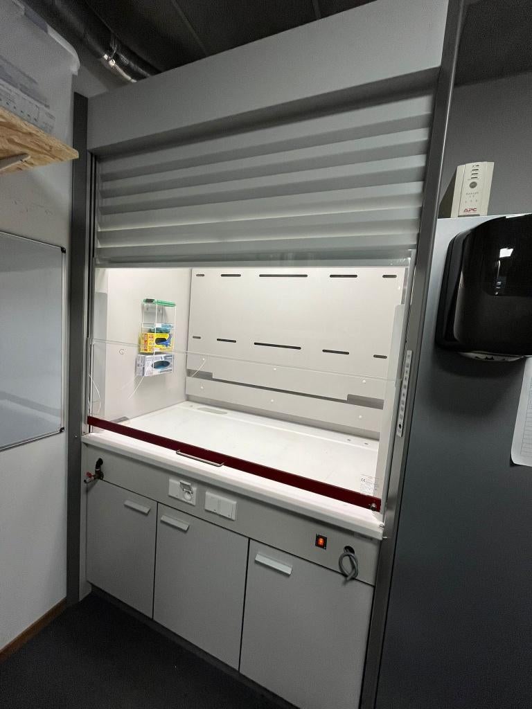 Hotte de laboratoire Potteau