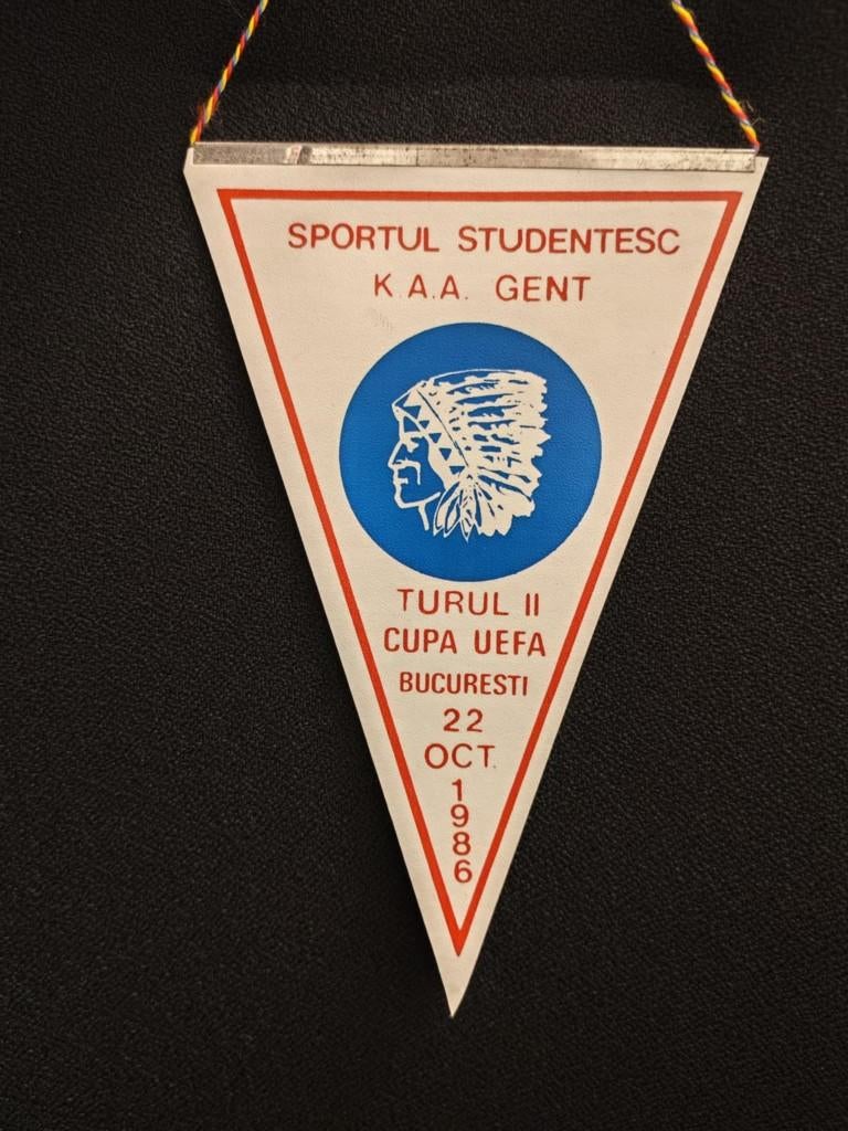 1986 KAA AA Gent unieke vintage voetbal vaandel, Verzamelen, Ophalen of Verzenden, Zo goed als nieuw, Spel
