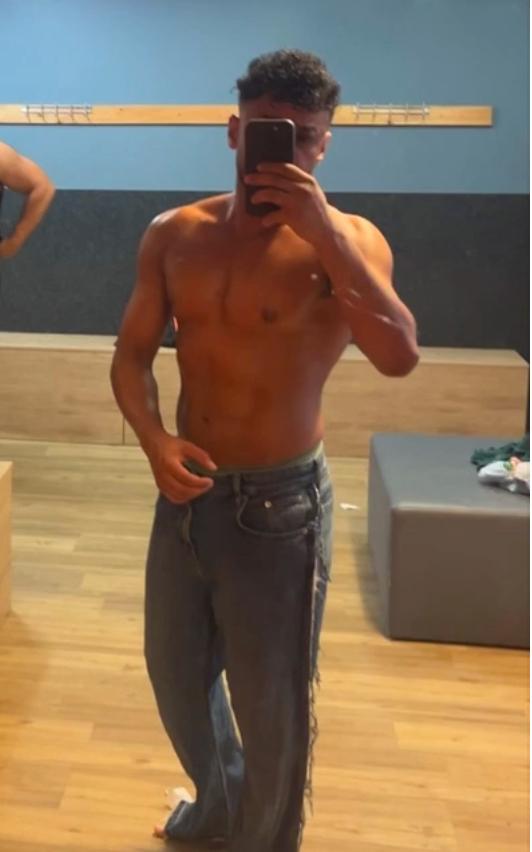 Massage pour homme par un jeune sportif formé et passionné