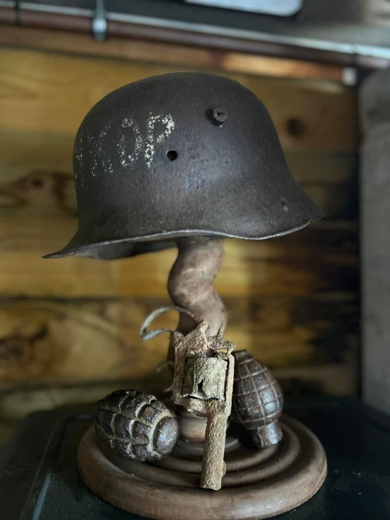 Knap seteje bodemvondsten, Envoi, Armée de terre