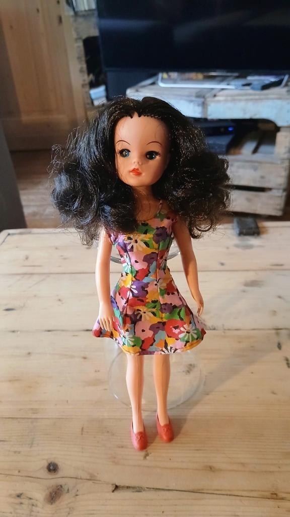 Wondermooie Sindy pop, Verzamelen, Poppen, Ophalen of Verzenden, Gebruikt