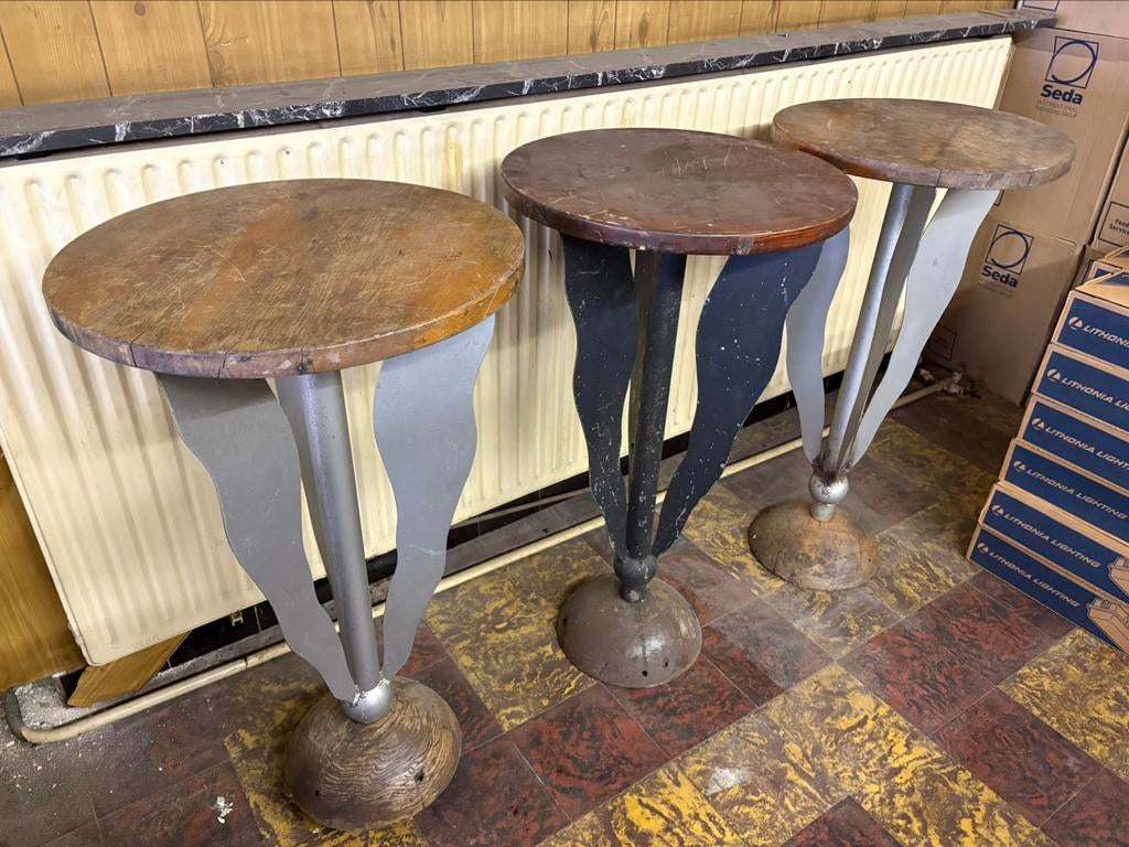 Sta tafels uit discotheek Montini, Ophalen, Zo goed als nieuw