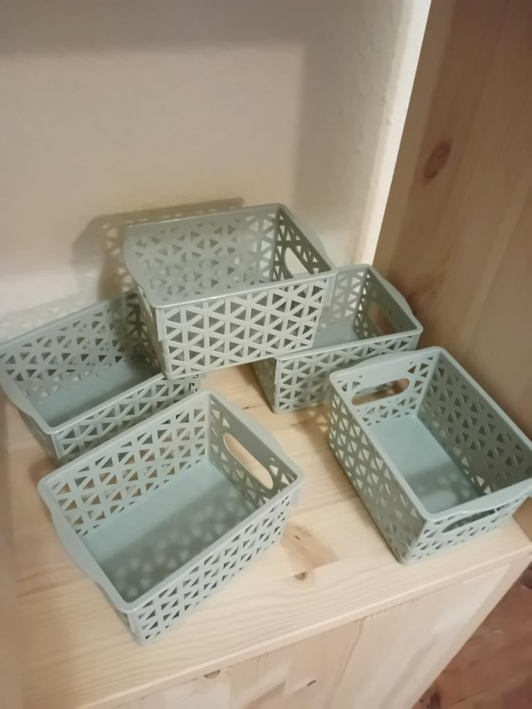 Opbergbakjes, Ophalen