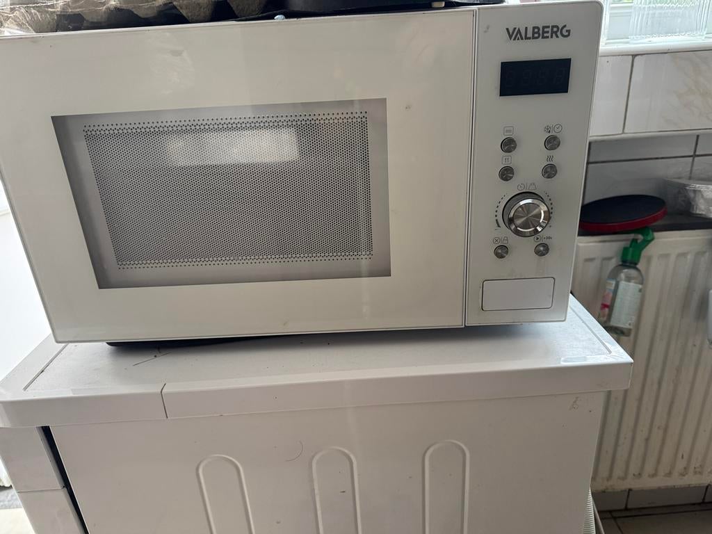 Micro-ondes + lave vaisselle, Ophalen, Zo goed als nieuw, Microgolfoven