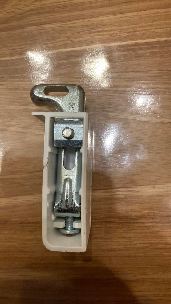 Kasthaken van het merk blum. 130 kg per haak, Enlèvement, Neuf, Autres matériaux, Autres types