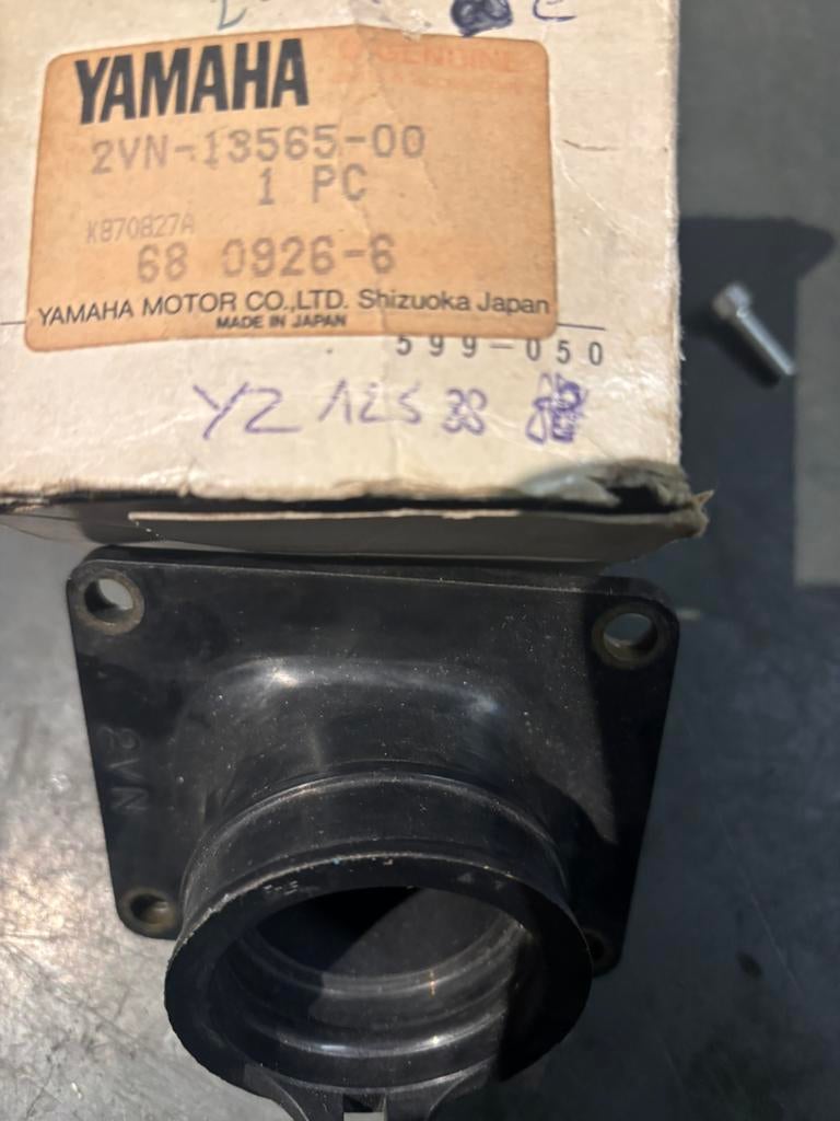 2VN-13565-00 pipe admission YZ125. 1988, Enlèvement ou Envoi, Neuf