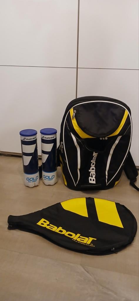 Sac à dos Babolat, étui de protection et 8 balles de tennis, Enlèvement