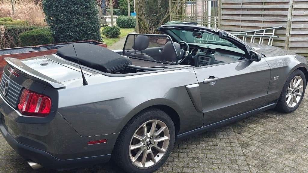 FORD MUSTANG GT V8 cabrio, Autos, Ford, Cuir, Cabriolet, Carnet d'entretien, Noir