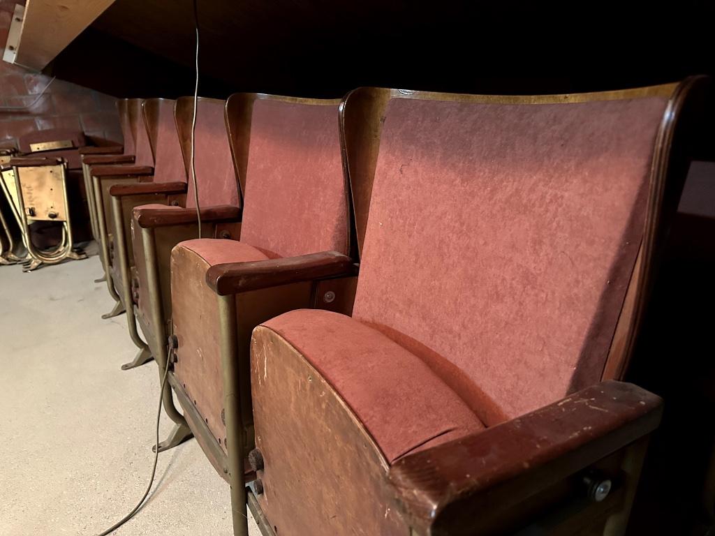 Vintage Cinema stoelen, Huis en Inrichting, Ophalen, Gebruikt, Stof, Vijf, Zes of meer stoelen