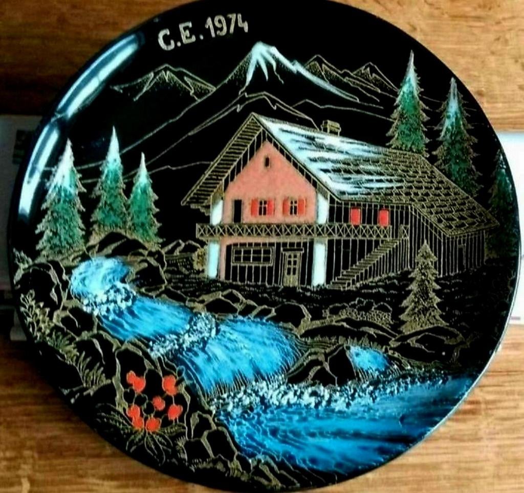 ASSIETTE ÉMAUX DE LONGWY NEUVE FINEMENT PEINTE À LA MAIN, Antiquités & Art