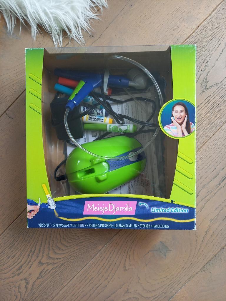 Air marker sprayer Meisje Djamila limited edition Crayola, Ophalen of Verzenden, Zo goed als nieuw, Knutselen