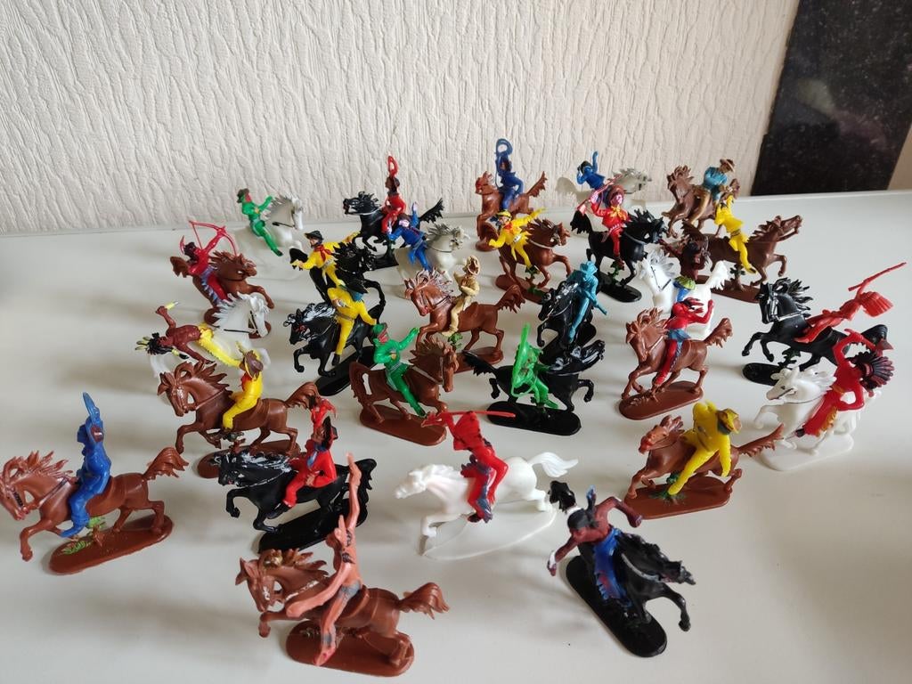Indianen en cowboy's met paard 28 stuks Vintage Retro, Verzamelen, Ophalen, Gebruikt